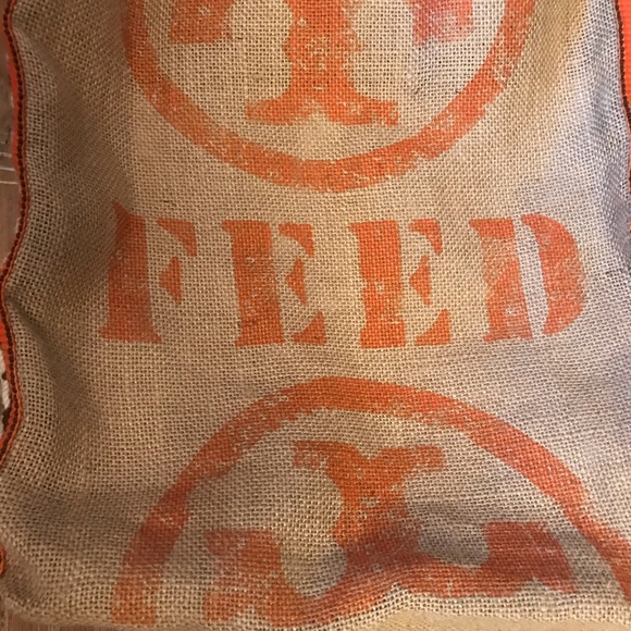 TORY BURCH FEED Crossbody for Holt Renfrew - Picture 7 of 7